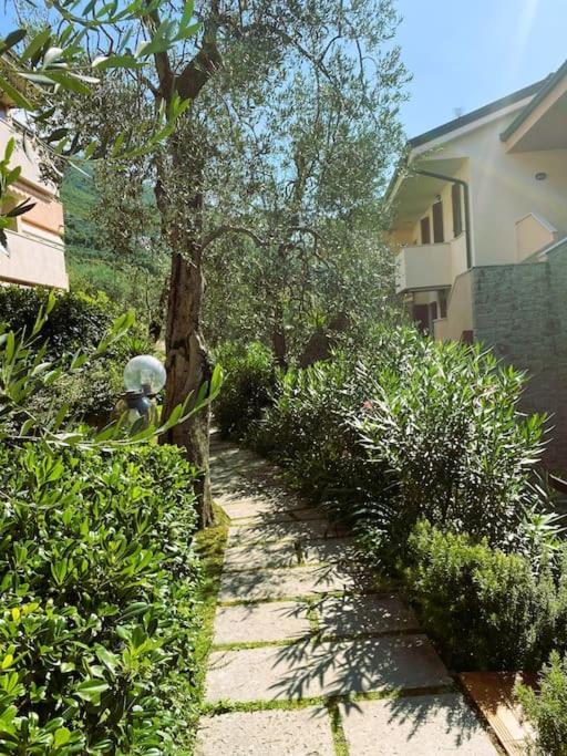 Ulivi Beth'S House Apartment Brenzone sul Garda Exterior foto